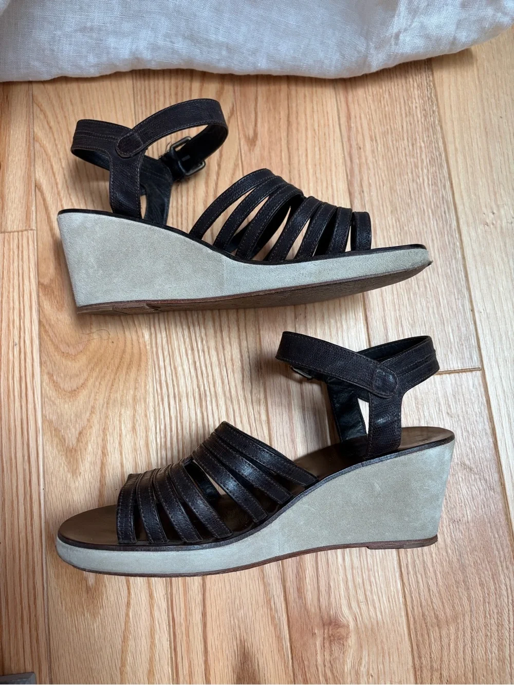 A.P.C. elegant dark
